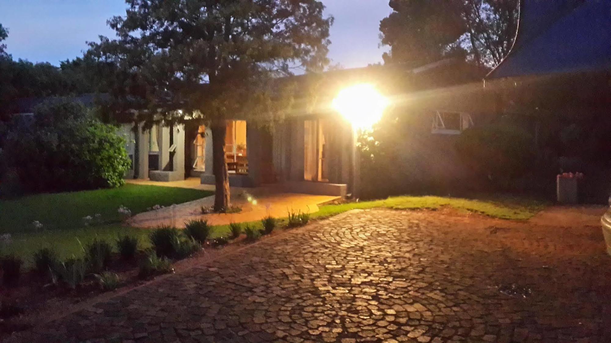 Northcliff Bed And Breakfast Randburg Exterior foto